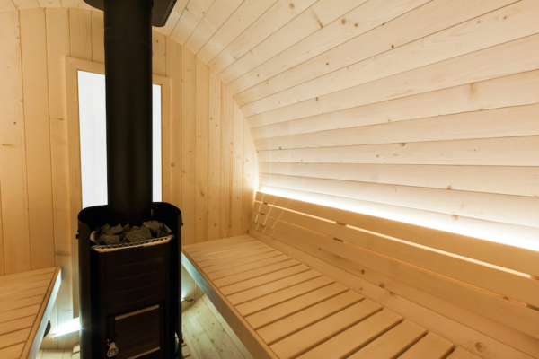 Intérieur avec poêle à bois (exemple)